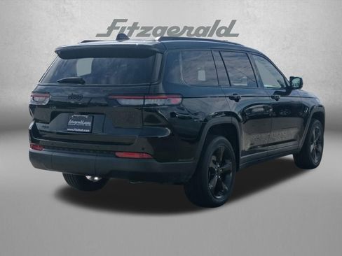 Used 2023 Jeep Grand Cherokee L Laredo image 5