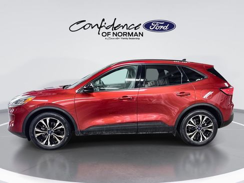 Used 2021 Ford Escape SE w/ SE Sport Appearance Package image 5