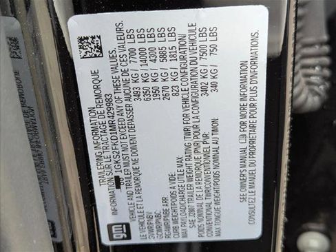 Used 2021 GMC Yukon XL SLE image 16