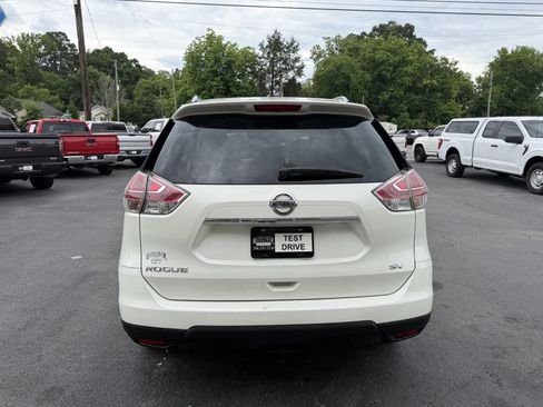 Used 2016 Nissan Rogue SV w/ SV Premium Package FWD image 4