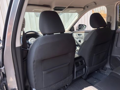 Used 2022 Nissan Rogue SV FWD image 28