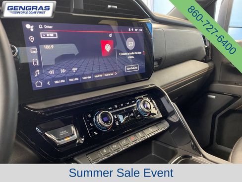 Used 2024 GMC Sierra 2500 AT4 w/ Technology Package AWD/4WD image 16