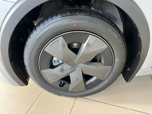 New 2025 Toyota Prius Plug-In Hybrid image 24