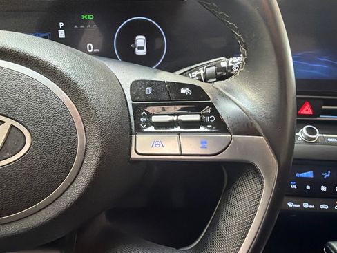 Used 2024 Hyundai Elantra Limited FWD image 17