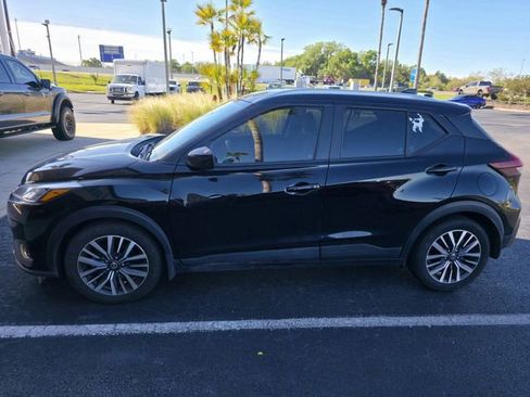 Used 2021 Nissan Kicks SV image 7