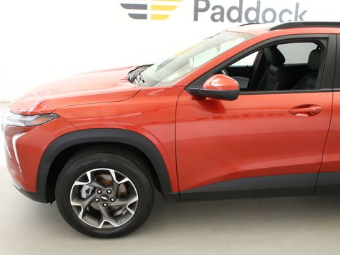 Used 2024 Chevrolet Trax LT w/ Driver Confidence Package FWD image 5