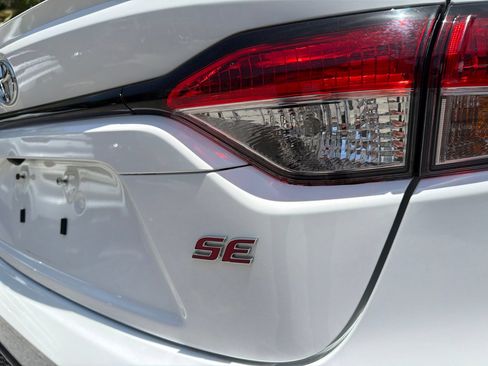 Used 2022 Toyota Corolla SE FWD image 9
