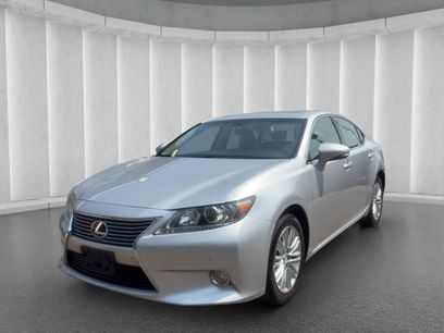 Used 2013 Lexus ES 350 w/ Luxury Pkg