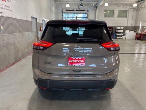 Certified 2024 Nissan Rogue SV w/ SV Premium Package image 4