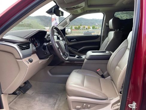Used 2016 Chevrolet Suburban LT image 11