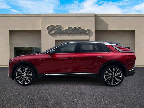 New 2026 Cadillac Lyriq Signature Luxury w/ LPO, Floor Liner Package RWD image 10