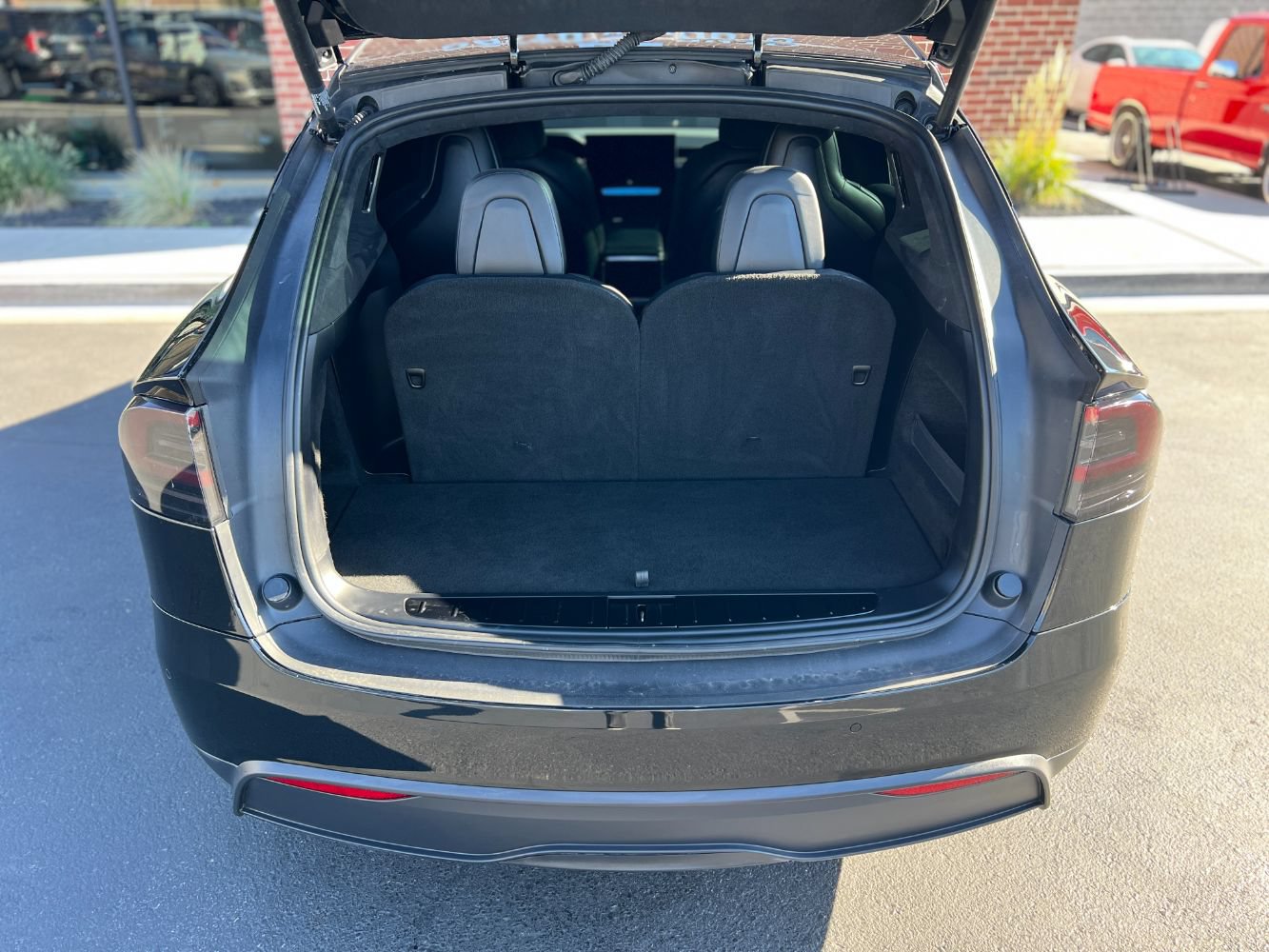 Used 2023 Tesla Model X AWD/4WD image 31