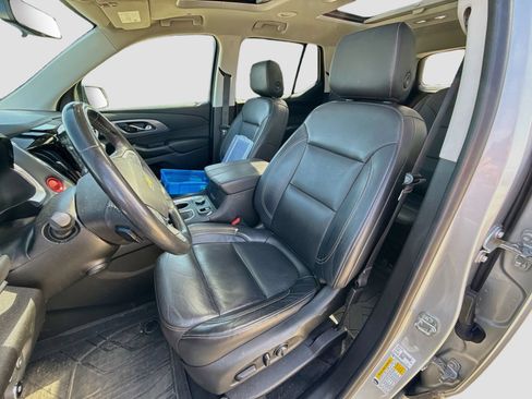 Used 2021 Chevrolet Traverse Premier w/ Redline Edition AWD/4WD image 13