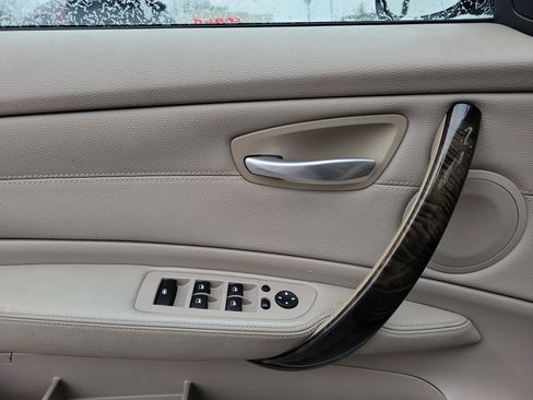 Used 2009 BMW 128i Convertible image 12