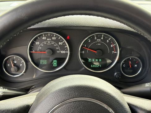 Used 2011 Jeep Wrangler Rubicon w/ PWR Convenience Group AWD/4WD image 10