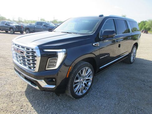 New 2026 GMC Yukon XL Denali image 9