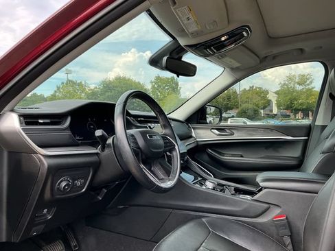 Used 2021 Jeep Grand Cherokee L Limited RWD image 14