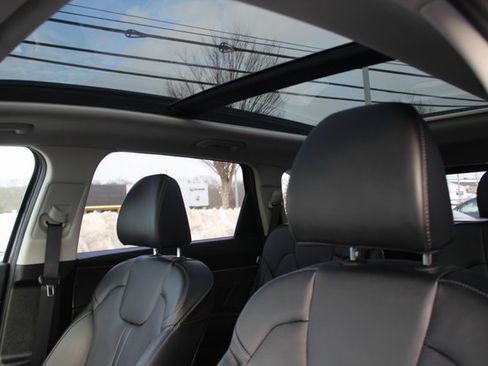 Used 2025 Kia Sorento SX image 23