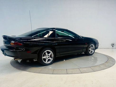 Used 2000 Chevrolet Camaro Z28 w/ SS Performance/Appearance Pkg RWD image 22
