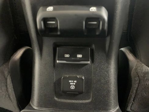 Certified 2023 Jeep Wrangler Unlimited Sahara AWD/4WD image 11