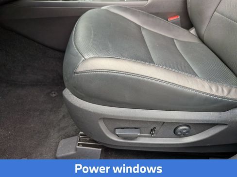 Used 2023 INFINITI QX50 Luxe FWD image 17