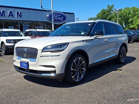 Used 2023 Lincoln Aviator Reserve w/ Equipment Group 201A AWD/4WD image 3