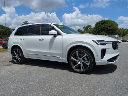 New 2025 Volvo XC90 B6 Ultra w/ Lounge Package image 2