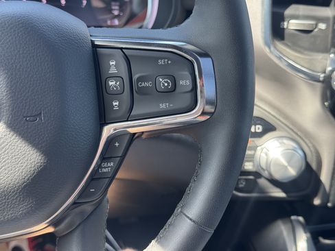 Used 2025 RAM 1500 Laramie AWD/4WD image 28