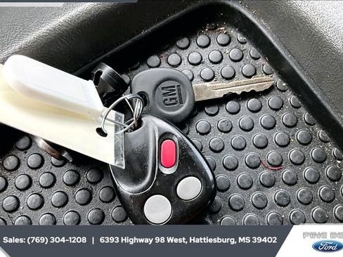 Used 2005 GMC Sierra 2500 SLT w/ Heavy-Duty Power Package image 9