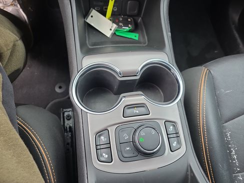 Used 2024 GMC Terrain AT4 w/ Infotainment Package II image 23