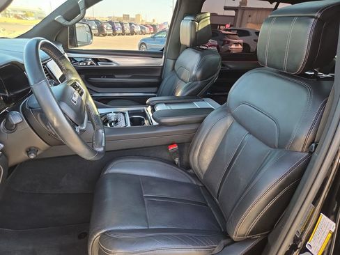 Used 2023 Jeep Grand Wagoneer 4WD image 16