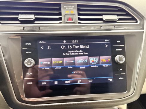 Used 2022 Volkswagen Tiguan SE image 18