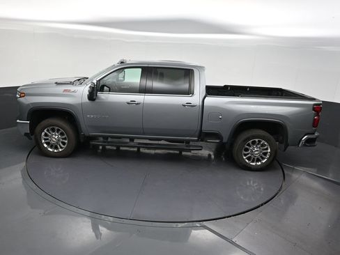 Used 2024 Chevrolet Silverado 2500 LTZ w/ LTZ Convenience Package AWD/4WD image 17