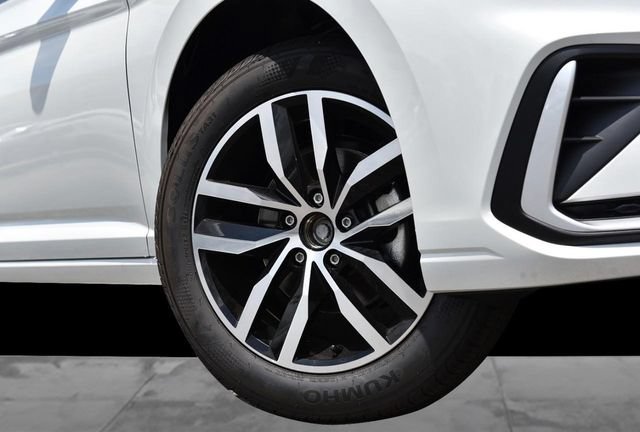 New 2026 Volkswagen Jetta SE FWD image 3