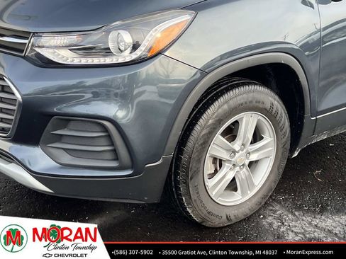 Certified 2022 Chevrolet Trax LT w/ LT Convenience Package image 9