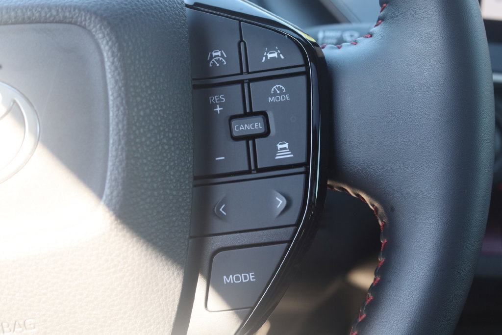Used 2024 Toyota Prius Prime FWD image 10