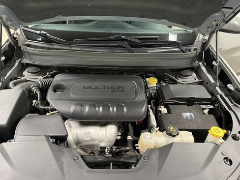 Used 2019 Jeep Cherokee Latitude Plus image 32