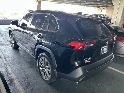 Used 2020 Toyota RAV4 XLE Premium w/ Carpet Mat Package FWD image 2