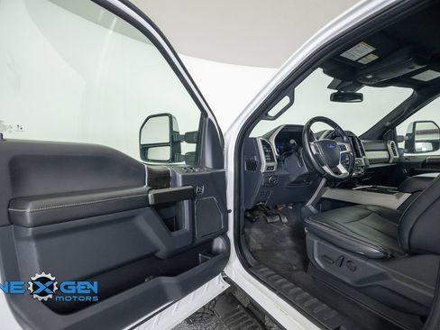 Used 2022 Ford F350 Lariat w/ Lariat Ultimate Package AWD/4WD image 9