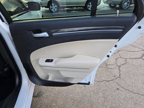 Used 2019 Chrysler 300 Touring w/ Sport Appearance Package image 26