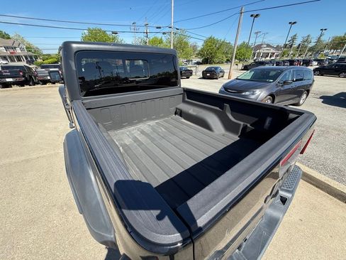 Used 2020 Jeep Gladiator Sport w/ Quick Order Package 24S AWD/4WD image 8