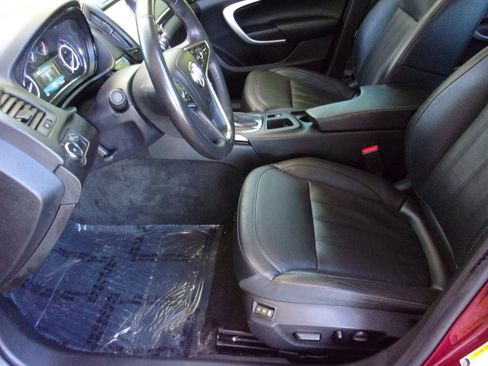 Used 2017 Buick Regal Premium w/ Driver Confidence Package #2 image 10