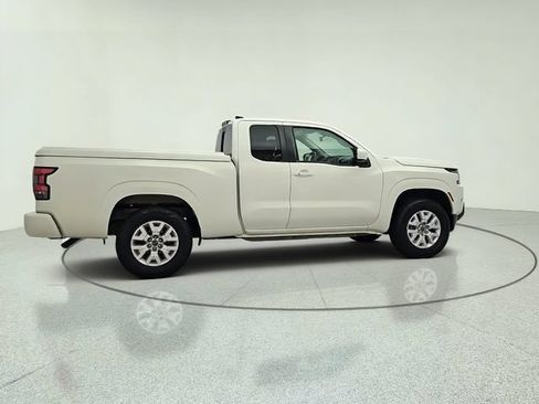 Used 2023 Nissan Frontier SV w/ SV Convenience Package AWD/4WD image 3