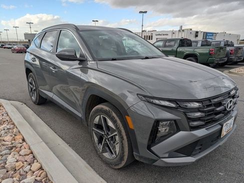 Used 2025 Hyundai Tucson SEL image 3