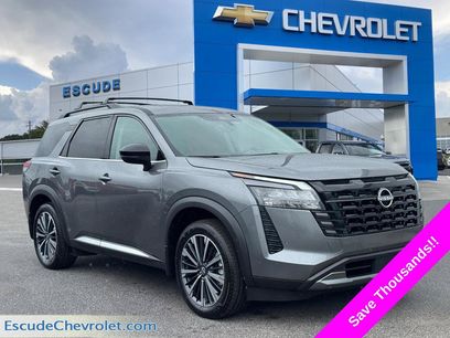 Used 2026 Nissan Pathfinder Platinum w/ Lighting Package