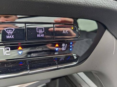 Used 2023 Buick Envision Avenir AWD/4WD image 27