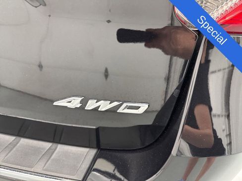 Used 2023 Ford Explorer King Ranch AWD/4WD image 9