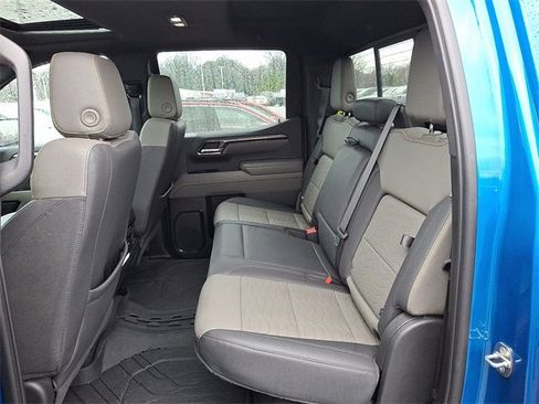 Used 2023 Chevrolet Silverado 1500 ZR2 w/ Technology Package image 8