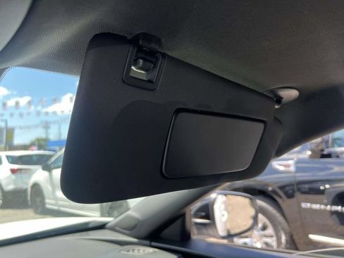 Used 2024 Chevrolet Trax RS FWD image 31