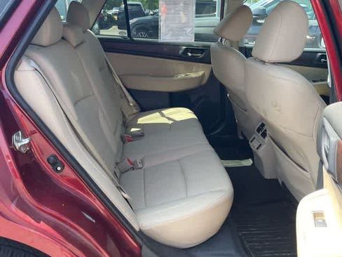 Used 2019 Subaru Outback 2.5i Limited AWD/4WD image 8